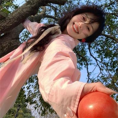 余小姐每天只想朝九晚五